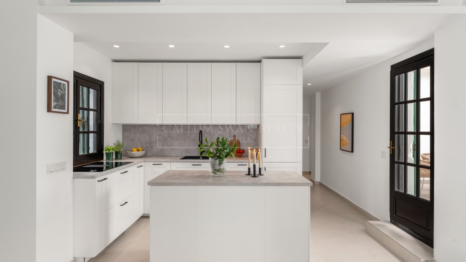 Nueva Andalucia, Appartement rénové de trois chambres à Aldea Blanca, Nueva Andalucía