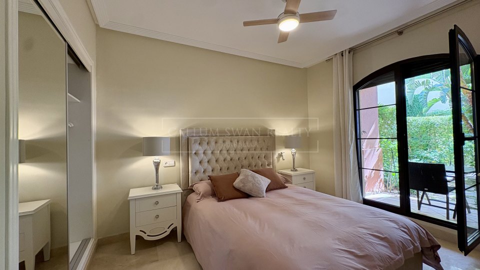 Benahavis, Apartamento de Jardín de Tres Dormitorios, Impecablemente Conservado, para Alquiler a Largo Plazo en La Finca, Los Arqueros
