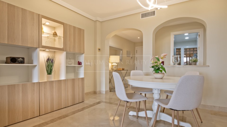 Benahavis, Apartamento de Jardín de Tres Dormitorios, Impecablemente Conservado, para Alquiler a Largo Plazo en La Finca, Los Arqueros