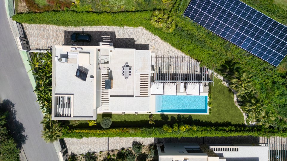 Nueva Andalucia, Villa Cinq Chambres dans la Vallée de Golf avec Vue sur la Mer à Nueva Andalucía