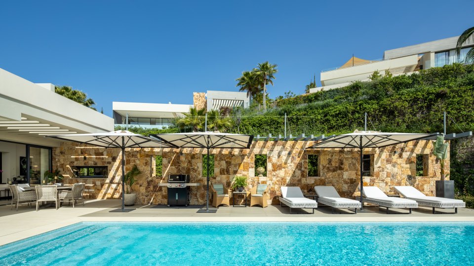 Nueva Andalucia, Villa Cinq Chambres dans la Vallée de Golf avec Vue sur la Mer à Nueva Andalucía