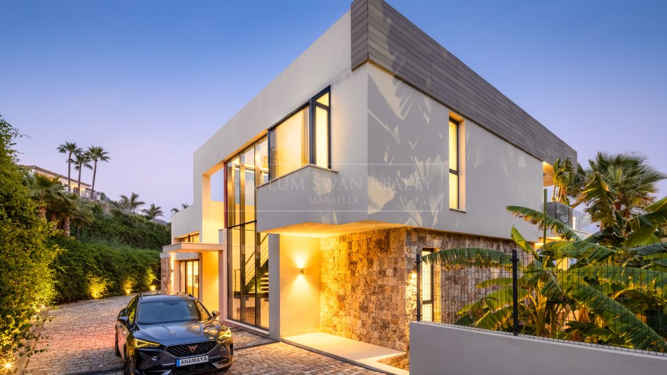 Nueva Andalucia, Villa Cinq Chambres dans la Vallée de Golf avec Vue sur la Mer à Nueva Andalucía