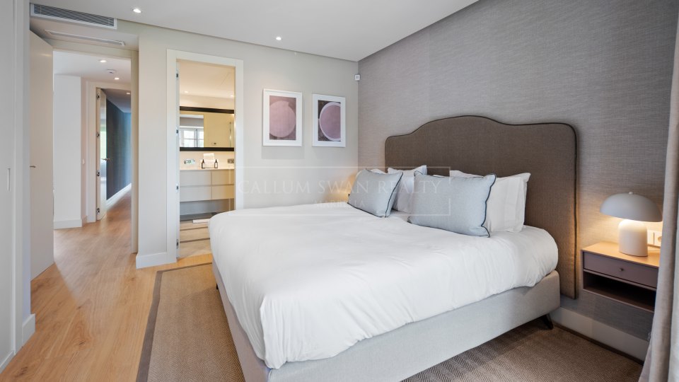Marbella Golden Mile, Appartement raffiné de trois chambres à coucher à Marina Puente Romano, Marbella Golden Mile