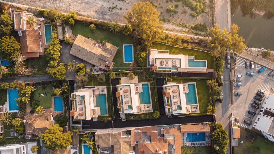 San Pedro de Alcantara, Villa de cinco habitaciones recién construida junto a la playa en Cortijo Blanco, San Pedro de Alcántara