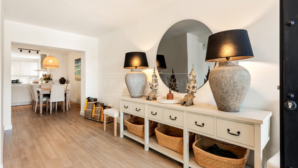 Marbella Golden Mile, Renovated Villa with Sea Views in Balcones de Sierra Blanca, Golden Mile