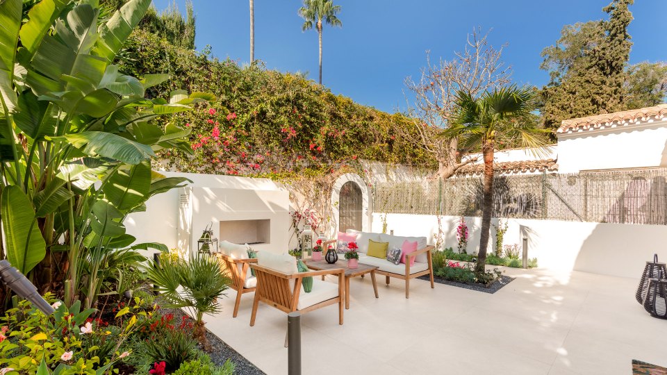Marbella Golden Mile, Renovated Villa with Sea Views in Balcones de Sierra Blanca, Golden Mile