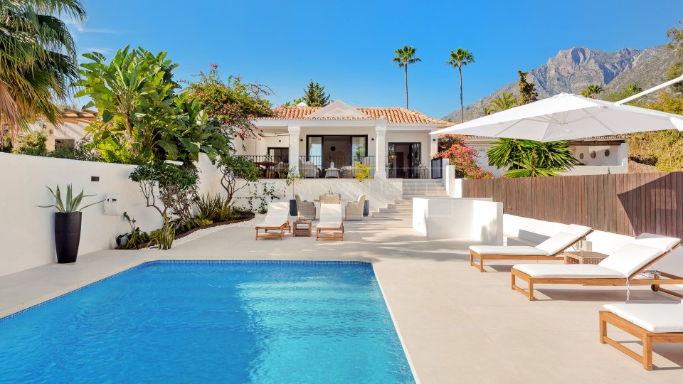 Marbella Golden Mile, Renovated Villa with Sea Views in Balcones de Sierra Blanca, Golden Mile
