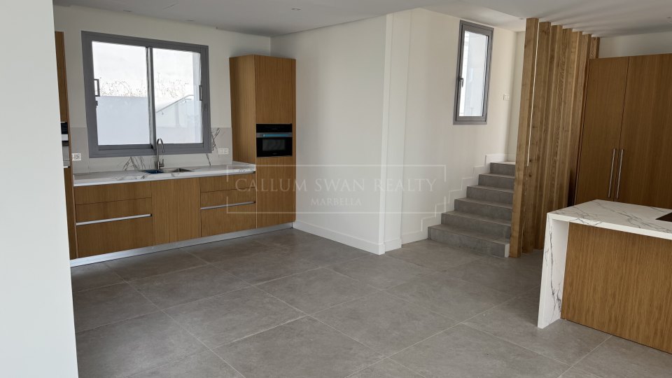 Benahavis, Villa contemporánea de nueva construcción en Puerto del Capitán, Benahavís
