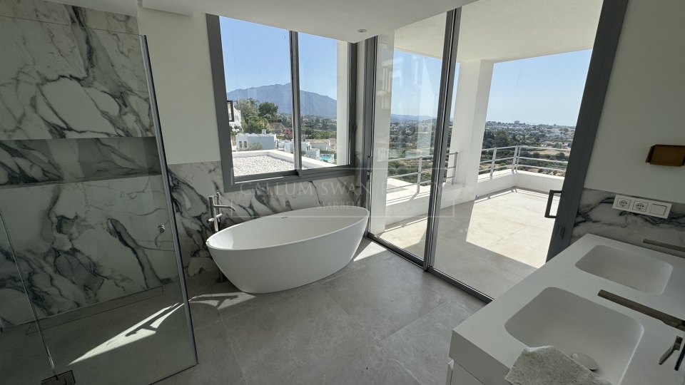 Benahavis, Villa contemporánea de nueva construcción en Puerto del Capitán, Benahavís