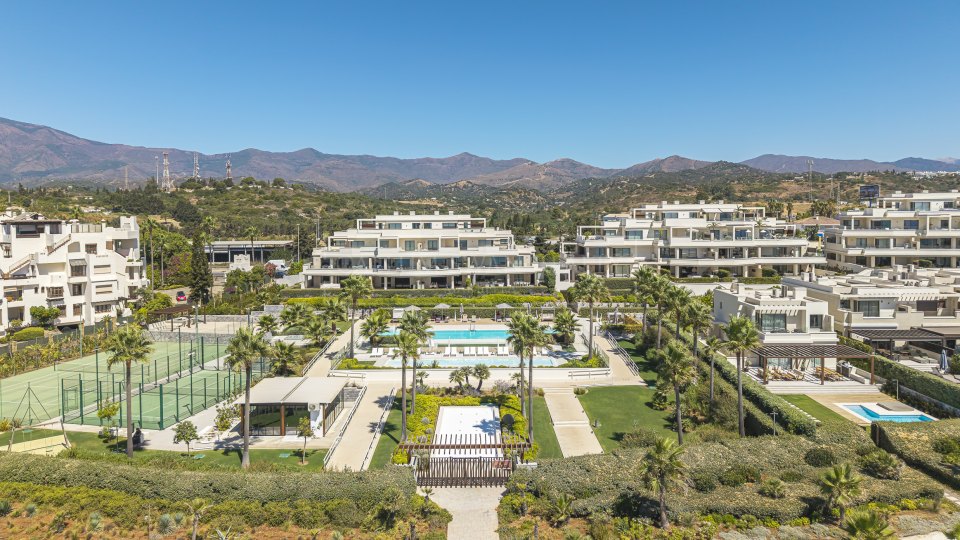 Estepona, Appartement en bord de mer rénové à vendre à Velaya, Nouvelle Mille d'Or