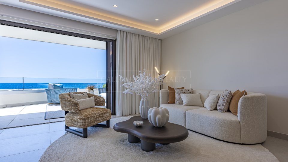 Estepona, Appartement en bord de mer rénové à vendre à Velaya, Nouvelle Mille d'Or