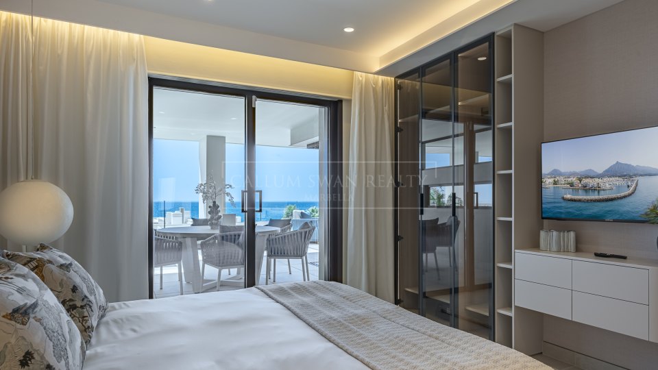 Estepona, Appartement en bord de mer rénové à vendre à Velaya, Nouvelle Mille d'Or