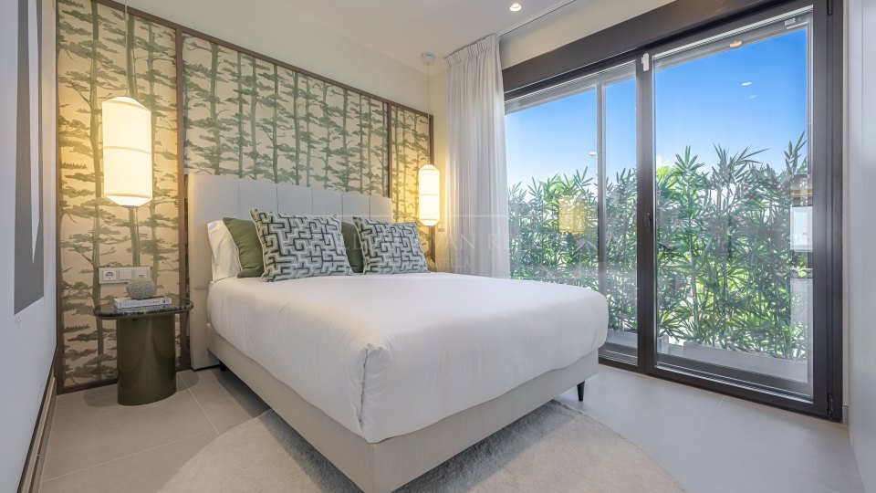 Estepona, Appartement en bord de mer rénové à vendre à Velaya, Nouvelle Mille d'Or