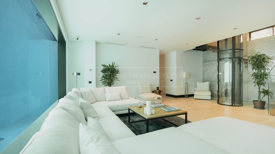 Marbella Golden Mile, Villa moderne en bord de mer de cinq chambres à Casablanca, Marbella Golden Mile