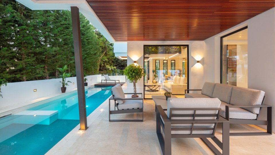 Marbella Golden Mile, Villa moderne en bord de mer de cinq chambres à Casablanca, Marbella Golden Mile