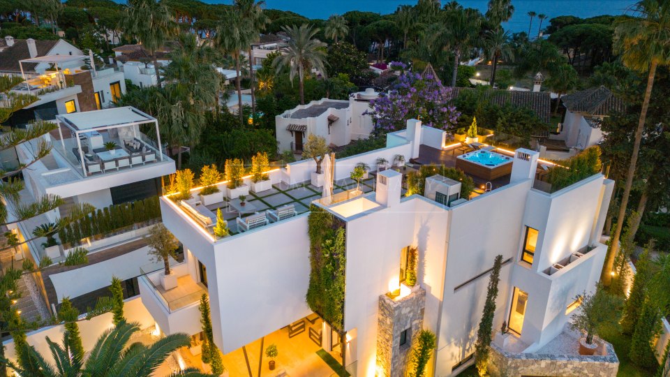 Marbella Golden Mile, Villa moderne en bord de mer de cinq chambres à Casablanca, Marbella Golden Mile