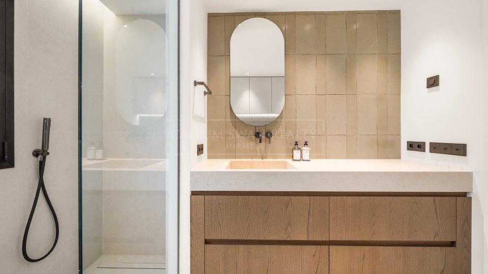 Marbella Golden Mile, Villa mediterránea con piscina y zona de bienestar en Cascada de Camoján, Milla de Oro