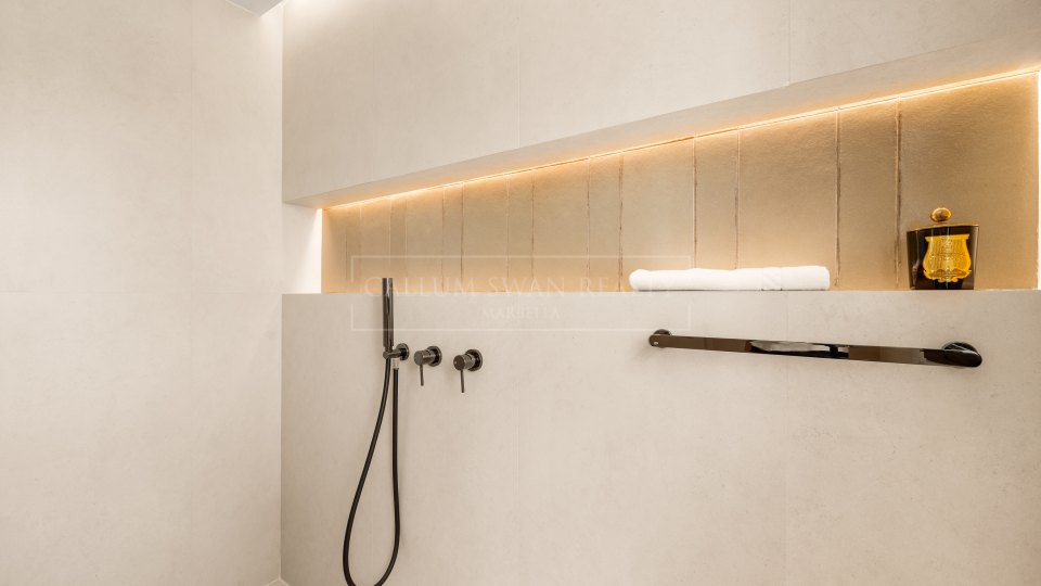 Marbella Golden Mile, Villa mediterránea con piscina y zona de bienestar en Cascada de Camoján, Milla de Oro