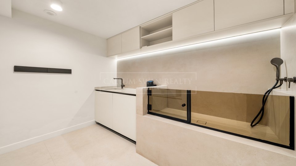 Marbella Golden Mile, Villa mediterránea con piscina y zona de bienestar en Cascada de Camoján, Milla de Oro