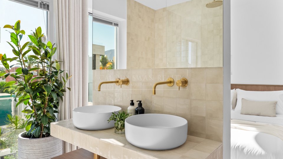 Nueva Andalucia, Renovated Three-Bedroom Townhouse in Nueva Andalucía, Marbella