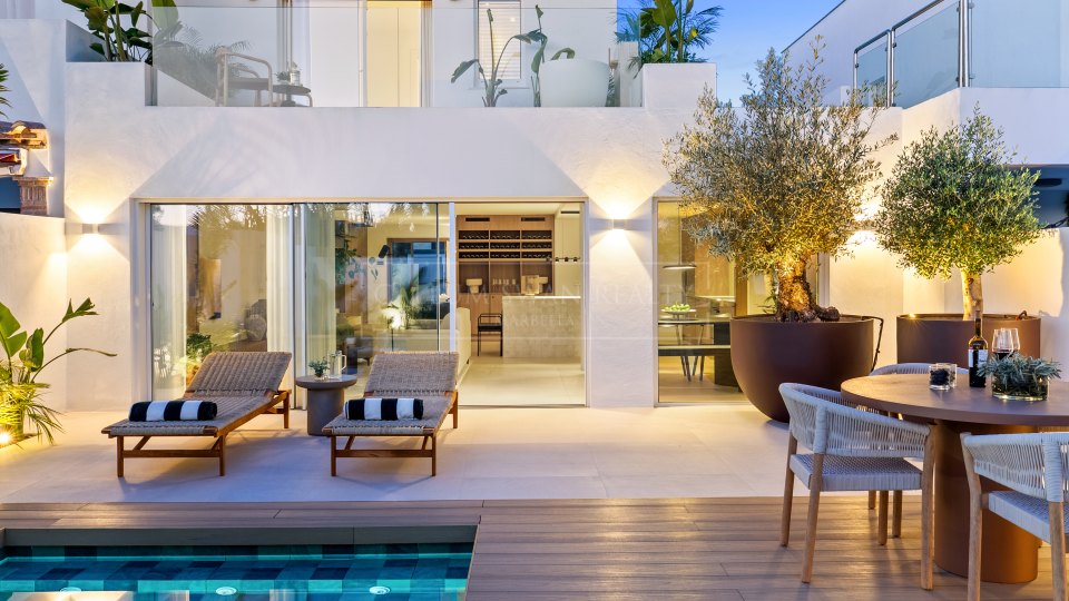 Nueva Andalucia, Renovated Three-Bedroom Townhouse in Nueva Andalucía, Marbella