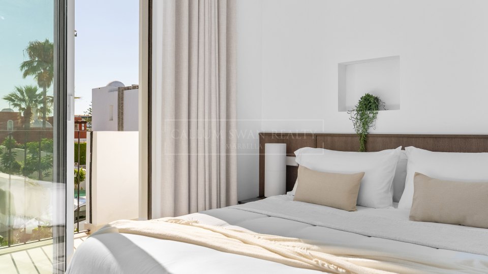 Nueva Andalucia, Renovated Three-Bedroom Townhouse in Nueva Andalucía, Marbella