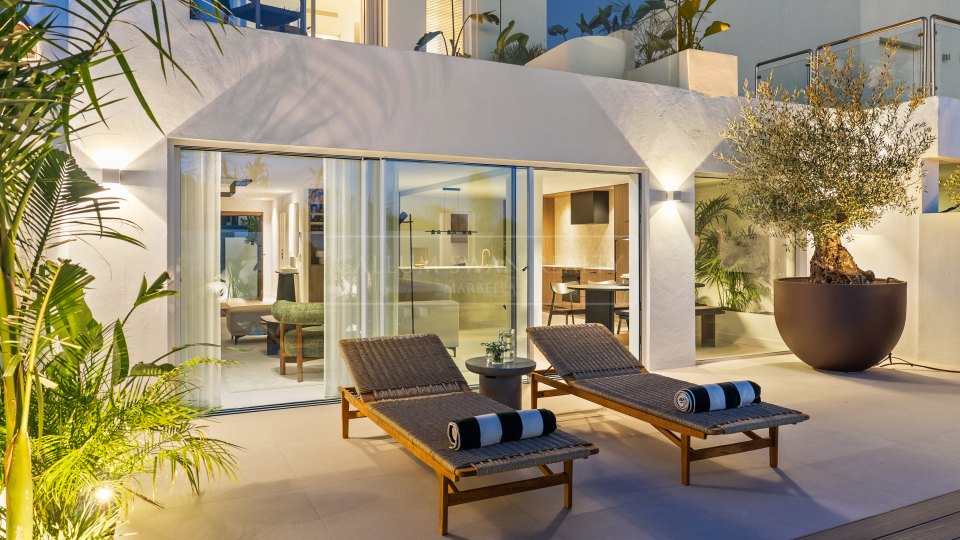 Nueva Andalucia, Renovated Three-Bedroom Townhouse in Nueva Andalucía, Marbella