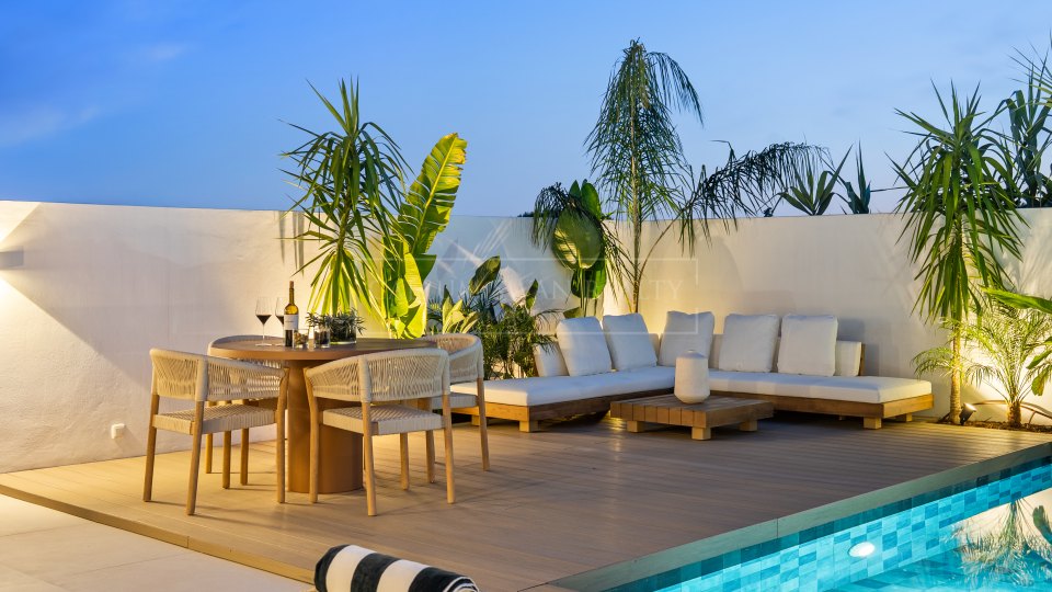 Nueva Andalucia, Renovated Three-Bedroom Townhouse in Nueva Andalucía, Marbella