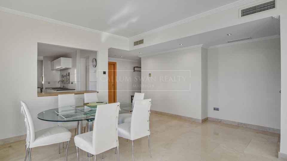Benahavis, Two-Bedroom Penthouse for Sale with Panoramic Sea Views in Benahavís