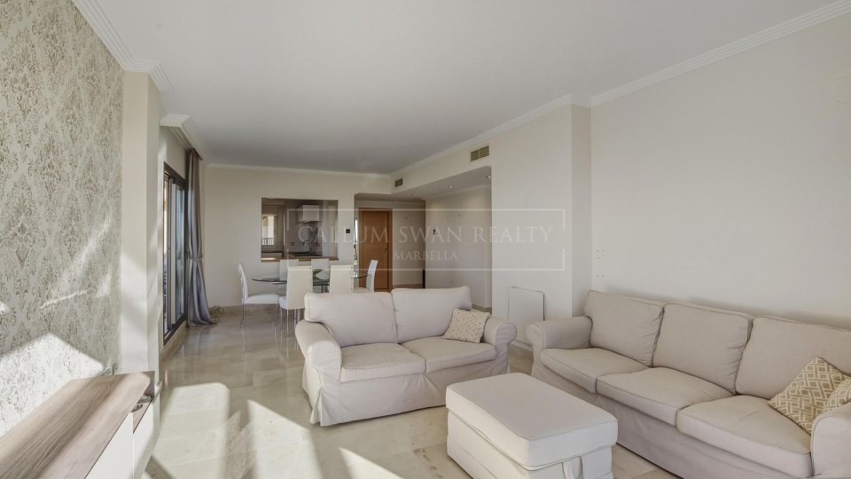 Benahavis, Two-Bedroom Penthouse for Sale with Panoramic Sea Views in Benahavís