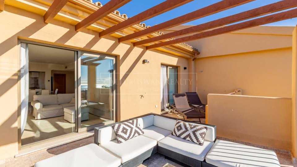 Benahavis, Two-Bedroom Penthouse for Sale with Panoramic Sea Views in Benahavís