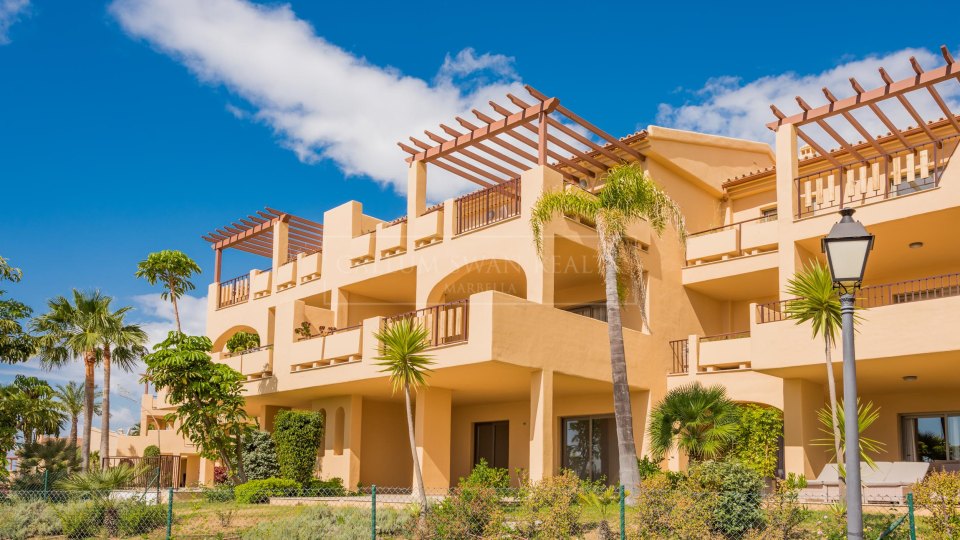 Benahavis, Two-Bedroom Penthouse for Sale with Panoramic Sea Views in Benahavís