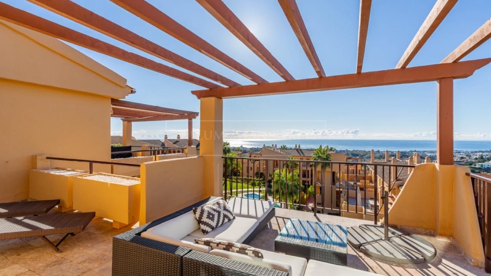 Benahavis, Two-Bedroom Penthouse for Sale with Panoramic Sea Views in Benahavís