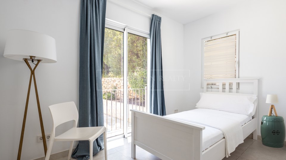 Marbella Golden Mile, Villa mediterránea de cuatro dormitorios en alquiler en Cascada de Camoján, Marbella