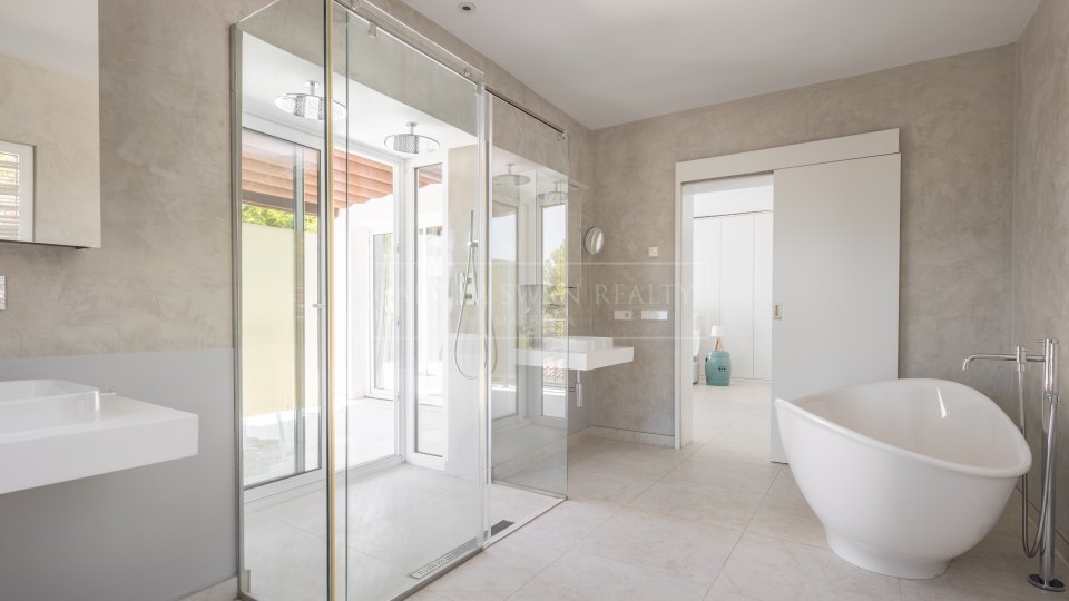 Marbella Golden Mile, Villa mediterránea de cuatro dormitorios en alquiler en Cascada de Camoján, Marbella