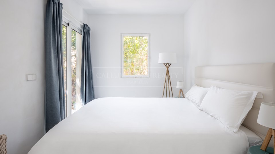 Marbella Golden Mile, Villa mediterránea de cuatro dormitorios en alquiler en Cascada de Camoján, Marbella