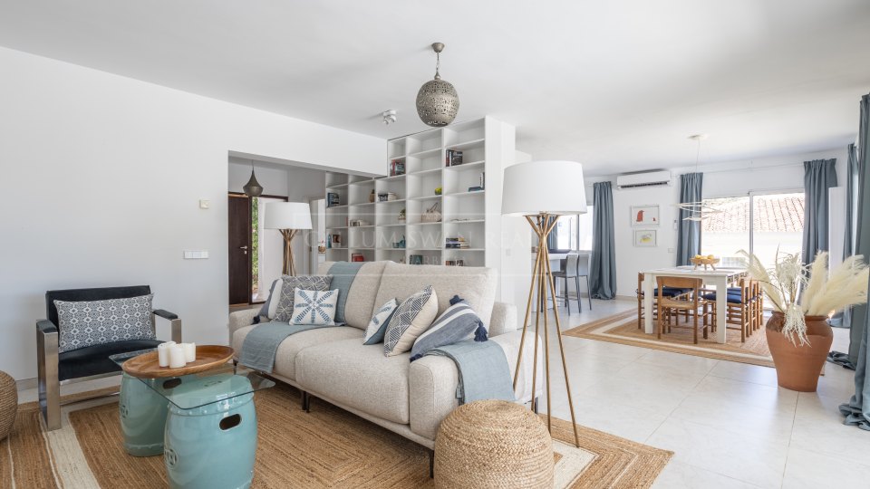 Marbella Golden Mile, Villa mediterránea de cuatro dormitorios en alquiler en Cascada de Camoján, Marbella