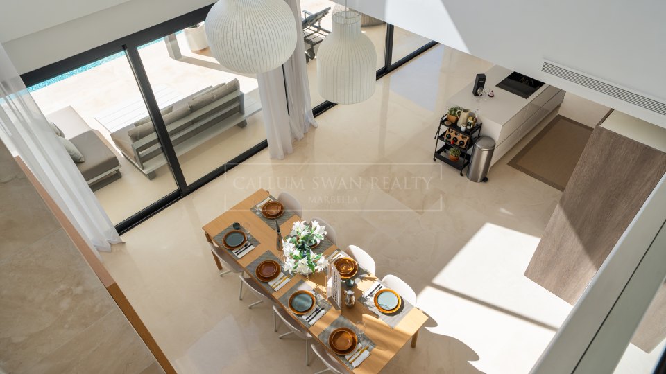 Nueva Andalucia, Villa moderne de cinq chambres avec solarium sur le toit à Nueva Andalucia