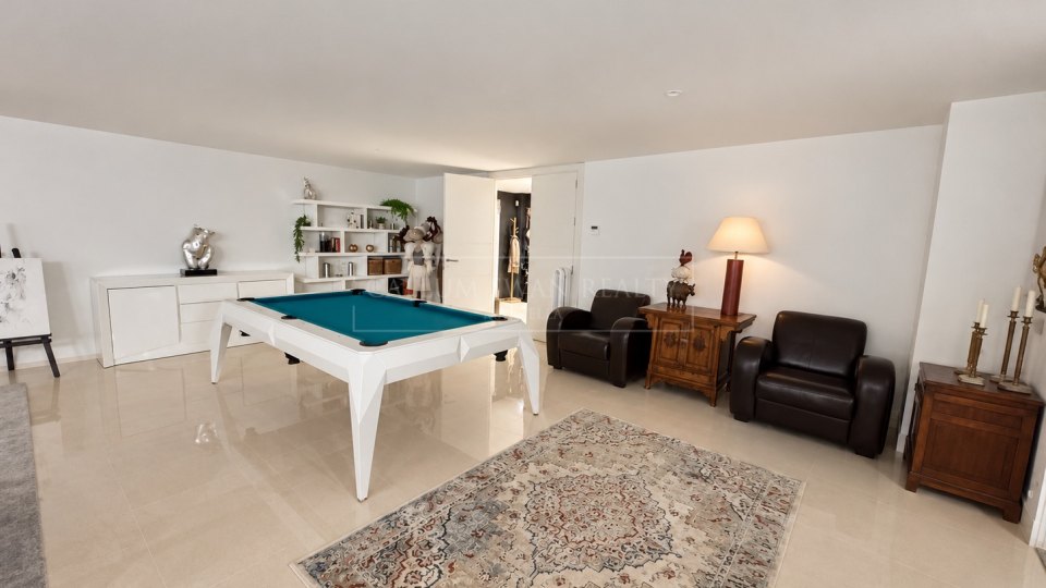 Nueva Andalucia, Excellente villa cinq chambres avec vue sur les montagnes à Los Olivos, Nueva Andalucía