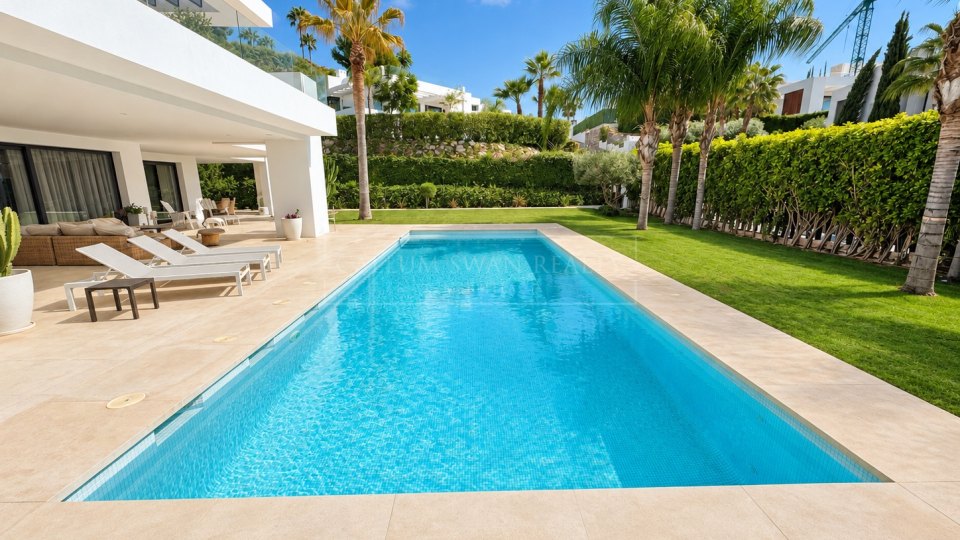 Nueva Andalucia, Excellente villa cinq chambres avec vue sur les montagnes à Los Olivos, Nueva Andalucía