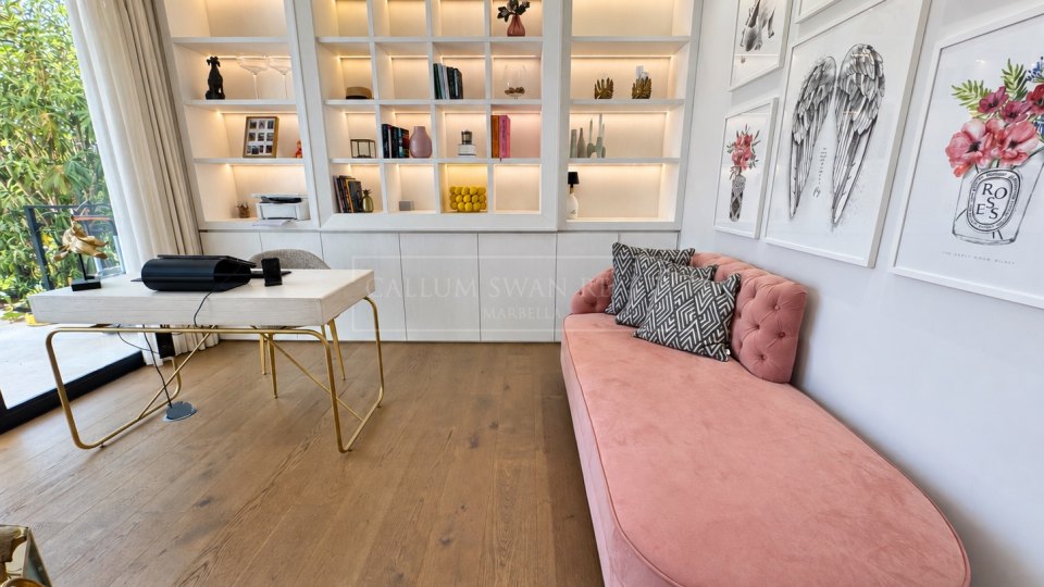 Nueva Andalucia, Excellente villa cinq chambres avec vue sur les montagnes à Los Olivos, Nueva Andalucía