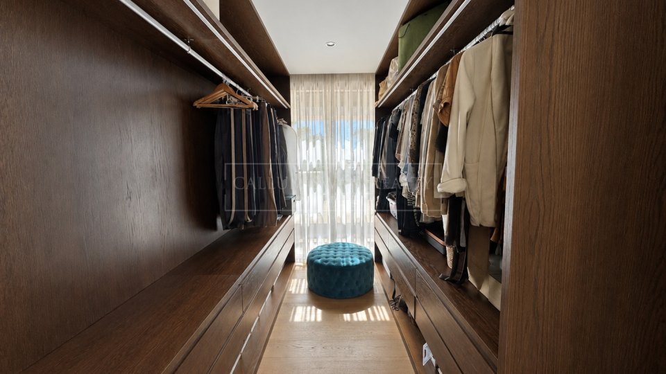 Nueva Andalucia, Excellente villa cinq chambres avec vue sur les montagnes à Los Olivos, Nueva Andalucía