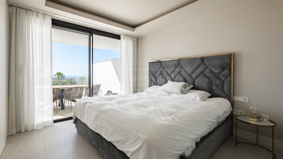 Nueva Andalucia, Appartement contemporain de 2 chambres avec vue sur la mer