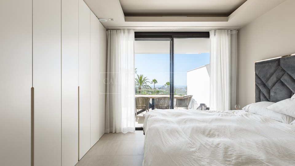 Nueva Andalucia, Appartement contemporain de 2 chambres avec vue sur la mer