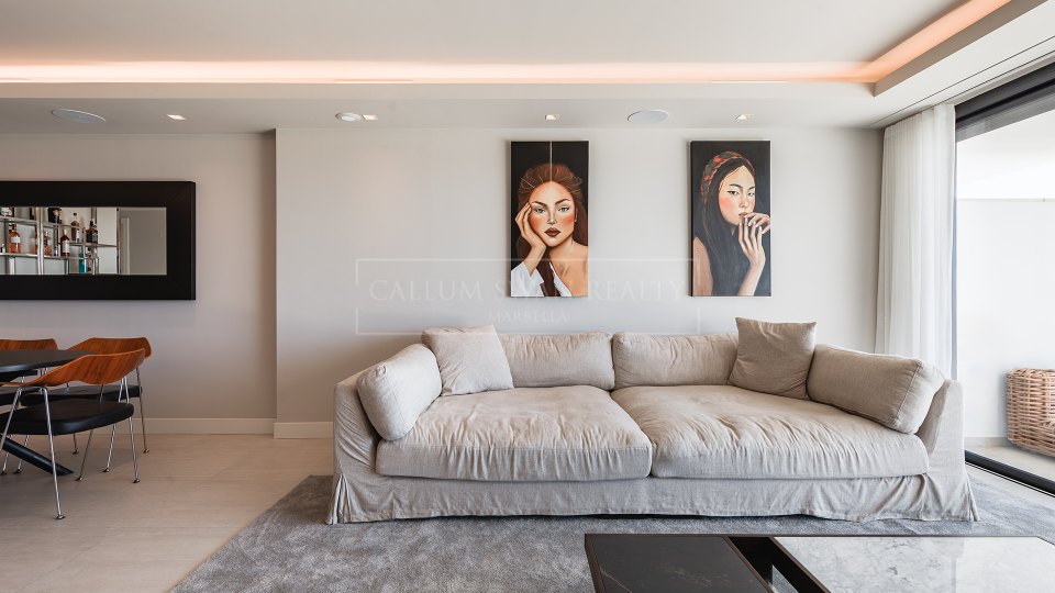 Nueva Andalucia, Appartement contemporain de 2 chambres avec vue sur la mer