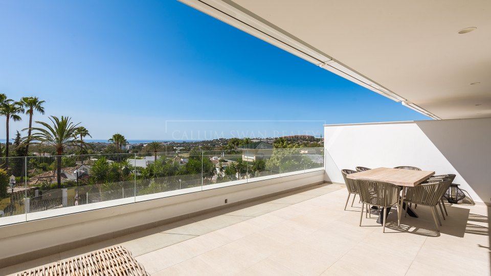 Nueva Andalucia, Appartement contemporain de 2 chambres avec vue sur la mer