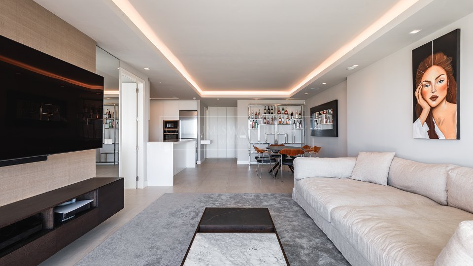 Nueva Andalucia, Appartement contemporain de 2 chambres avec vue sur la mer