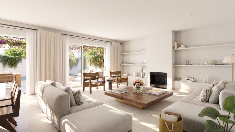 Sotogrande, Three-Bedroom Home with Private Garden and Pool in Sotogrande
