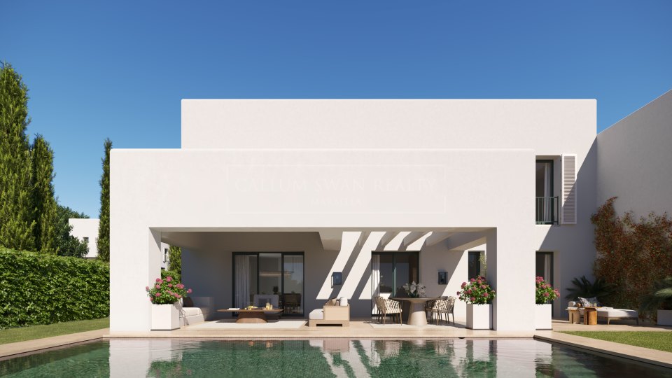 Sotogrande, Four-Bedroom Townhouse with Private Garden and Pool in Sotogrande