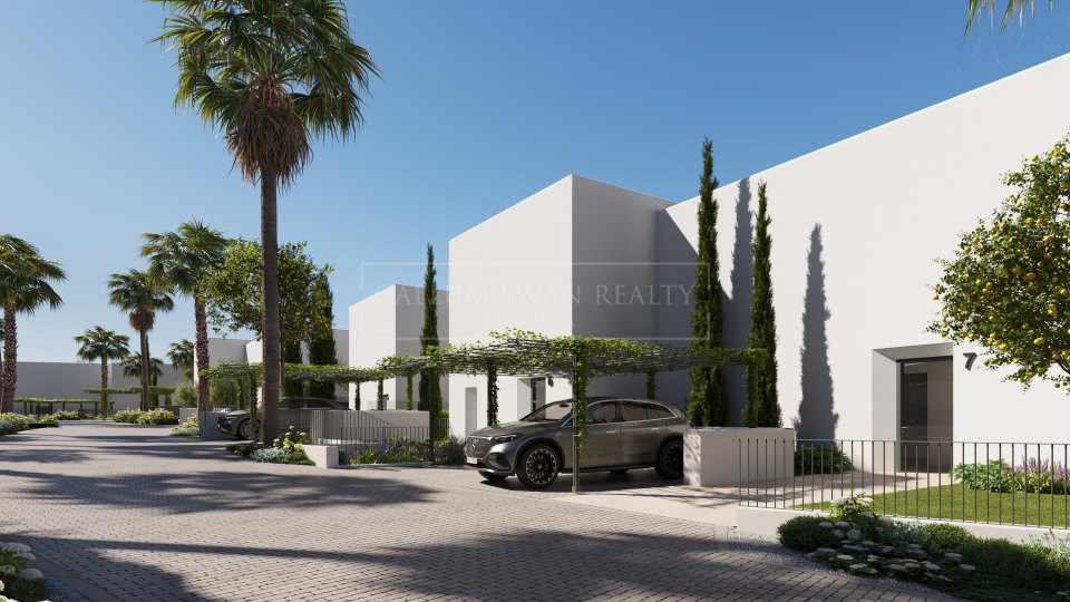 Sotogrande, Four-Bedroom Townhouse with Private Garden and Pool in Sotogrande